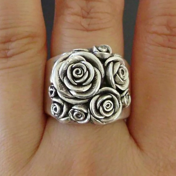 WEDDING RING - Picture 6 of 6